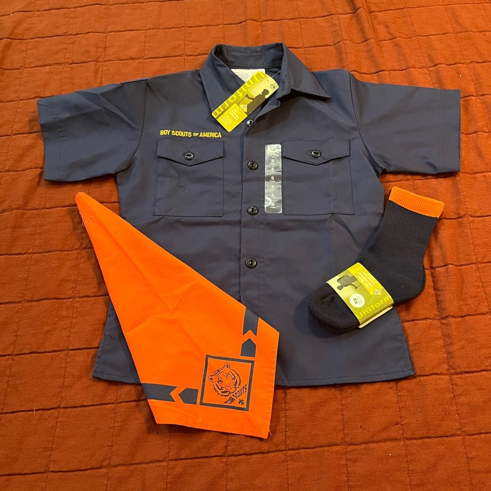 Boy Scouts of America Uniform shirt, socks & bandana - Youth S